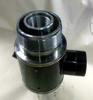 Machined threaded steel component with a side port
